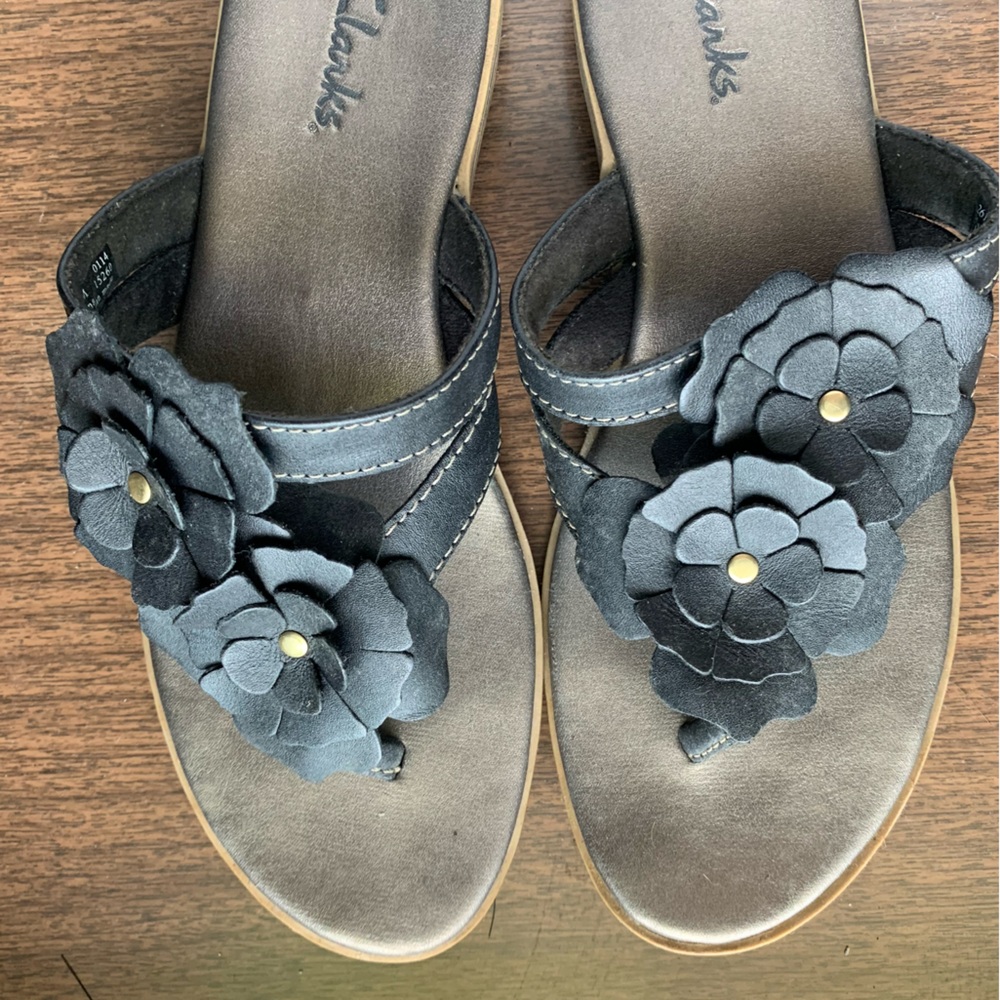 Clarks thong  sandals